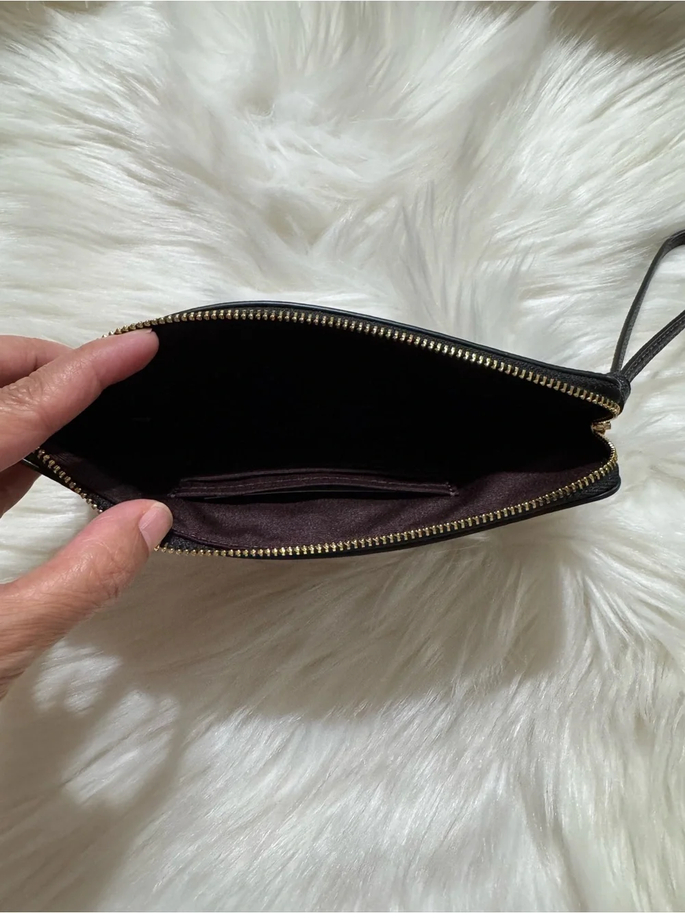 Coach || Large Corner Zip Wristlet